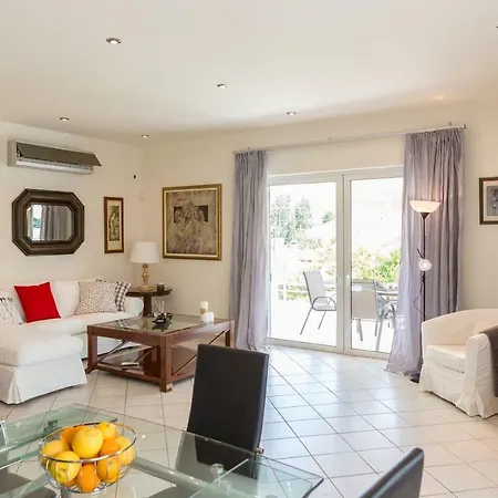 Santa Barbara Villa